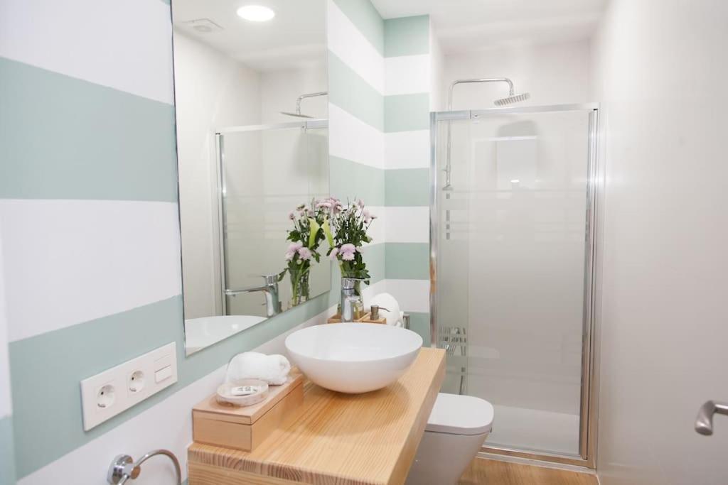 Modern & Nice Apartment. Old Town. Private Parking Siviglia Esterno foto