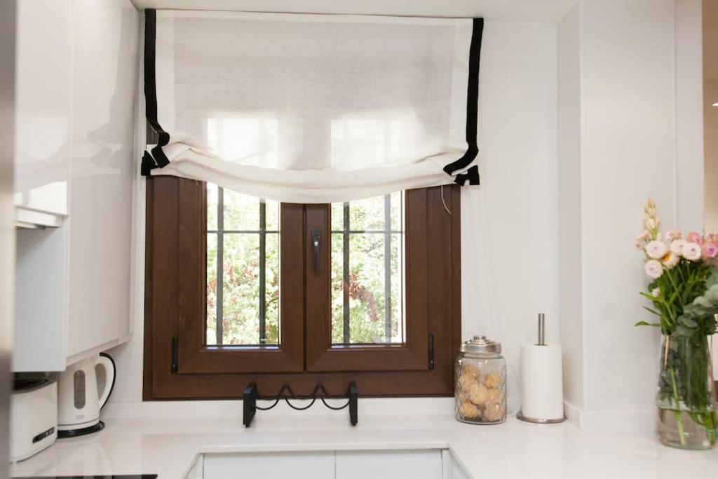Modern & Nice Apartment. Old Town. Private Parking Siviglia Esterno foto