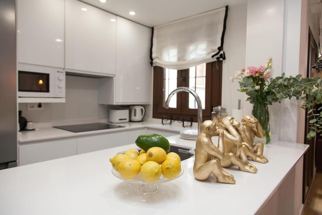 Modern & Nice Apartment. Old Town. Private Parking Siviglia Esterno foto