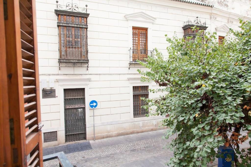 Modern & Nice Apartment. Old Town. Private Parking Siviglia Esterno foto