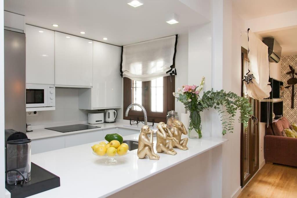 Modern & Nice Apartment. Old Town. Private Parking Siviglia Esterno foto